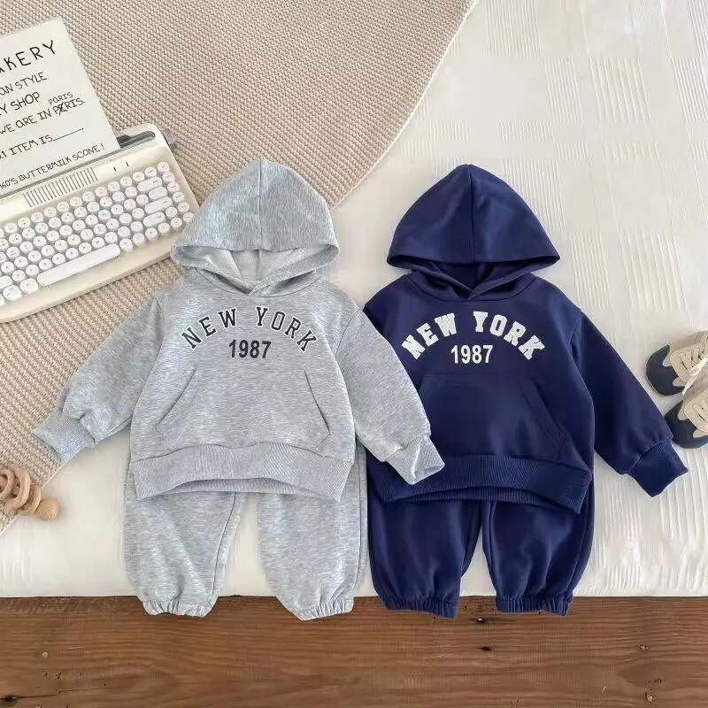 Jesen Dječje majice s kapuljačom za dječake Komplet odjeće Modne majice za djevojčice Pulover Top i hlače Odijelo od 2 komada Dječja trenirka s printom slova