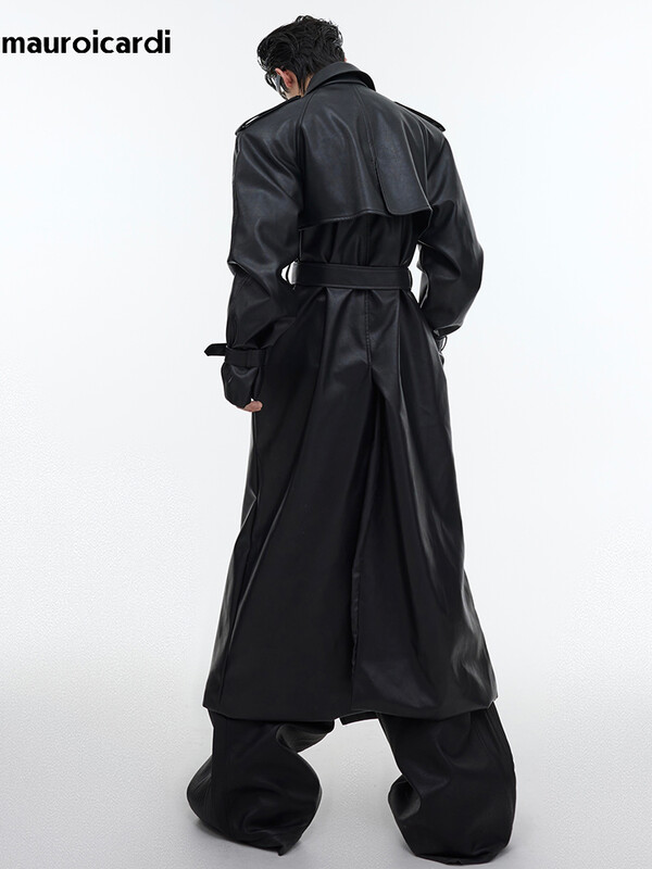 Mauroicardi rudens garš lielizmēra melns brūns mākslīgās ādas mētelis vīriešu jostas divrindu grezns dizaineru apģērbs 2023