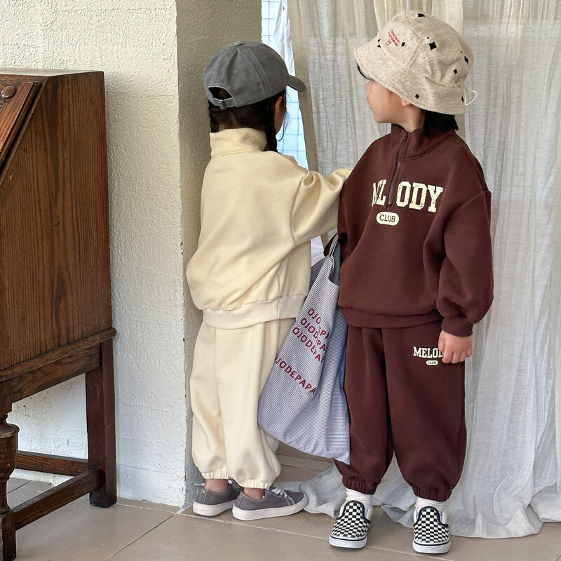 4002 Slova Odjevni set za djecu Jesenski sportski korejski stil Top pulover i hlače 9 godina Novi dječji setovi