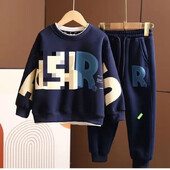 Dječaci Dvodijelni Illusion Sweatshirt odijelo Proljeće 2024. Novi stil s tankim slovima Trendy ležerna odjeća za djecu