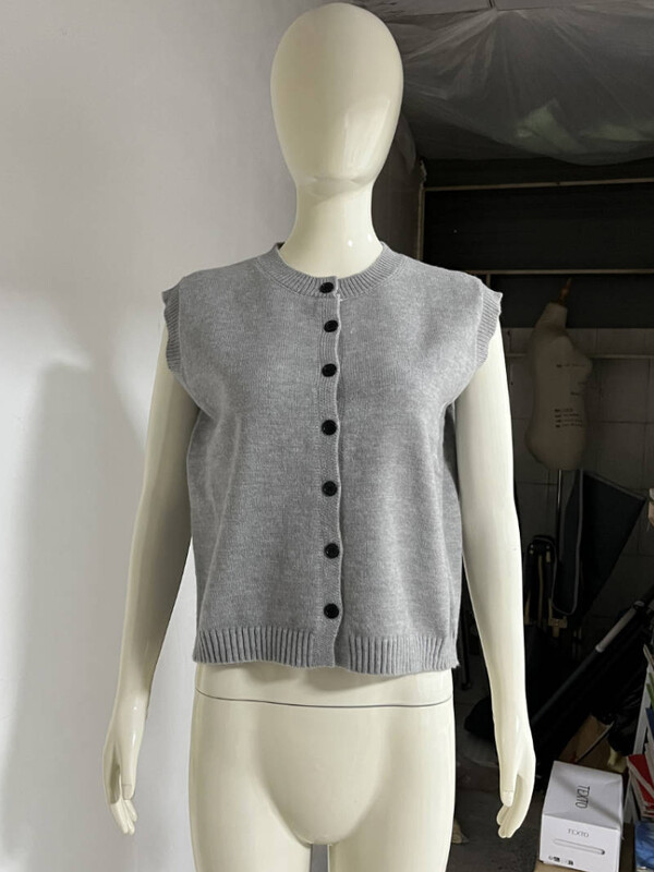 Vasaras trikotāžas jakas sievietēm Eleganti modes pogas topi bez piedurknēm Solid Basic brīvas brīvdienu vestes 2024. gada pelēkā krāsā