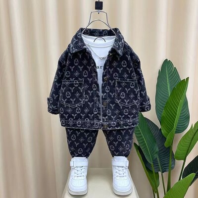 Bērnu apģērbu zēnu pavasara un rudens komplekts 2024. gada jauns, moderns mazuļu apģērbs bērnu skaists džinsa divdaļīgs komplekts