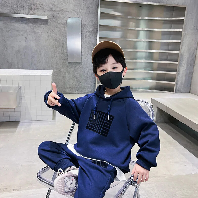 Elegantna 2023. nova dječja majica s flisom podstavljena 2023. Trendy dječja sportska odjeća za dječake