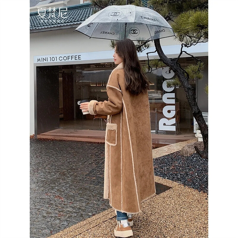 Modna, jednostavna za putovanje na posao, za mršavljenje, za mršavljenje, janjeća krznena bunda srednje dužine, integrirana krznena krzna, ženske plišane, 2023., nova jesen, zima