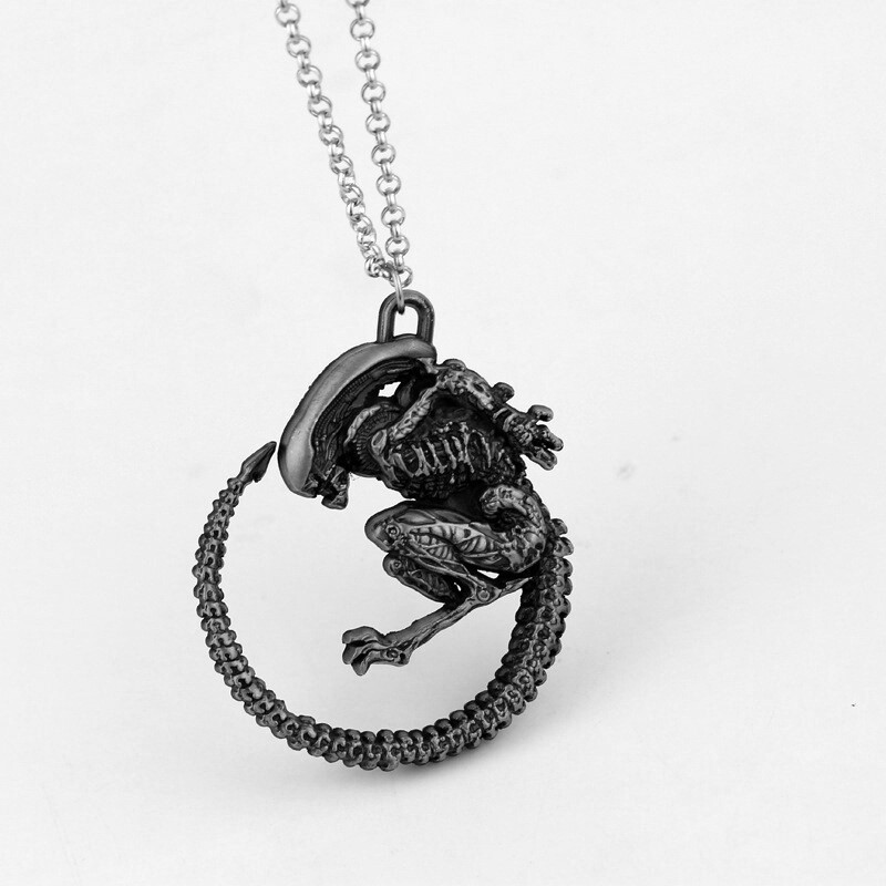 Alien vs. Keychain Predator Pendant Alien Pendant Zinc Alloy Mask Pendant Necklace