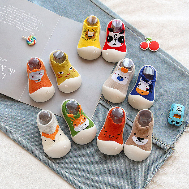 Légáteresztő baba zoknicipő csúszásgátló kisgyermekek első sétálók Rajzfilm állatcipők Baby Girl Baby Boy Girl Puha gumitalpú cipők