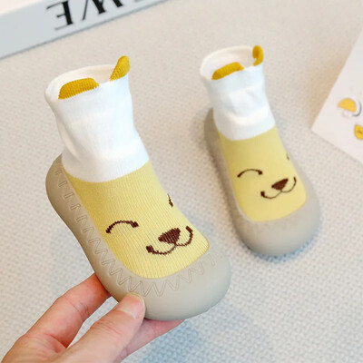 Mazu bērnu meiteņu pirmais staigātājs rudens ziemas bērnu mīkstās gumijas iekštelpu āra apavi Bērnu zēniem meitenēm multfilmu zeķu kurpes