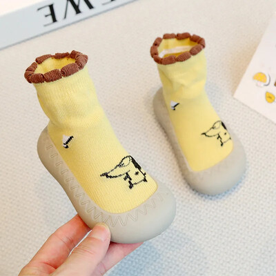 Mazu bērnu meiteņu pirmais staigātājs rudens ziemas bērnu mīkstās gumijas iekštelpu āra apavi Bērnu zēniem meitenēm multfilmu zeķu kurpes