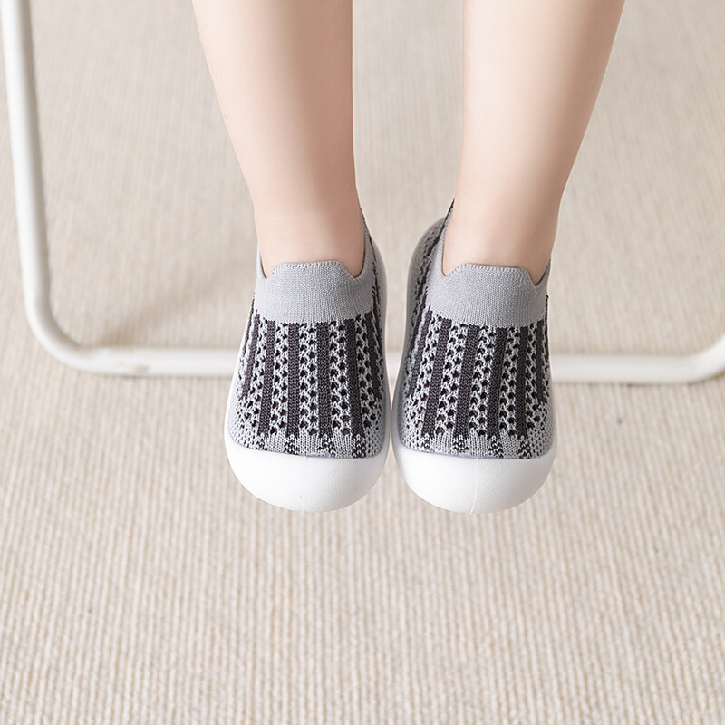 Suvise sügise uus beebi esimene jalutuskõndija hingav võrgust väikelaste väikelaste jalatsid Pehme põhjaga Lastele Tüdrukutele Poistele Slip-On vabaaja tossud