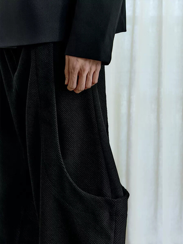 Mauroicardi Jarné jesenné štýlové elegantné dlhé voľné ležérne vrecovité čierne nohavice so širokými nohavicami pre mužov, luxusné dizajnérske emo oblečenie 2024