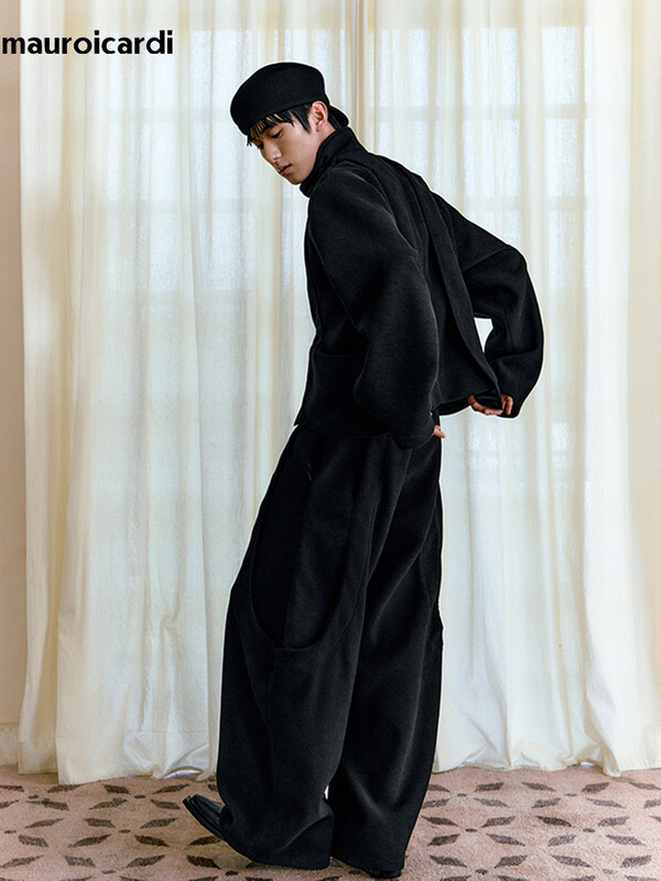 Mauroicardi Jarné jesenné štýlové elegantné dlhé voľné ležérne vrecovité čierne nohavice so širokými nohavicami pre mužov, luxusné dizajnérske emo oblečenie 2024