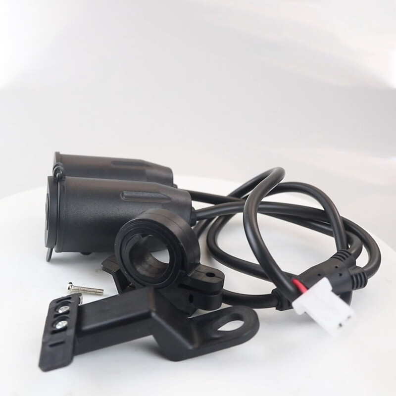 Priză USB Autocycle Port USB dublu Încărcător pentru motociclete Priză de alimentare cu voltmetru Termometru 3.1A Priză pentru încărcător pentru telefon mobil