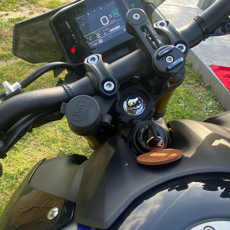 Pentru YAMAHA MT09 MT-09 SP FZ09 XSR900 XSR 900 Tracer 900 9 GT 9GT 900GT Accesorii Încărcător USB dublu Adaptor priză de încărcare