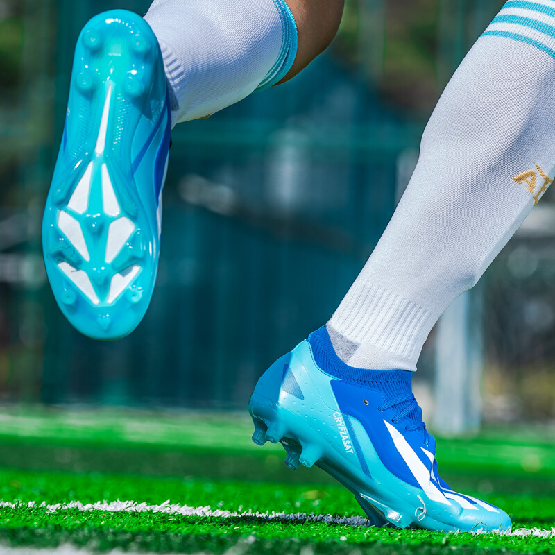 TF/FG vīriešu futbola laukuma zābaki, īpaši vieglas zāles iekštelpu biedrības treniņu futbola apavi, skavas bērniem, futbola apavi, kedas