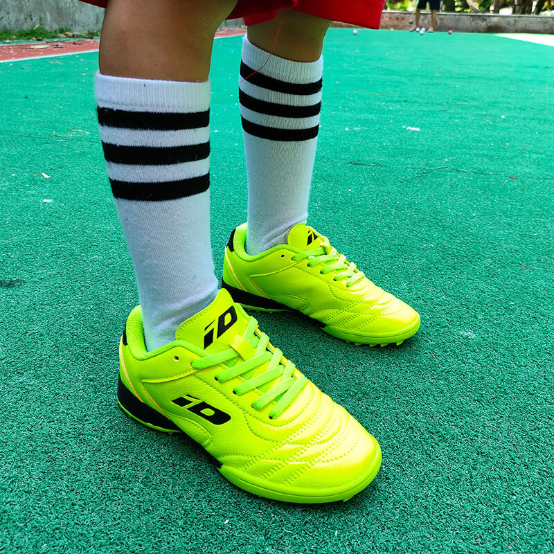 Vīriešu modes tendences brīvdabas sporta futbola apavi, mīksta zole, elpojoša, izturīga un neslīdoša