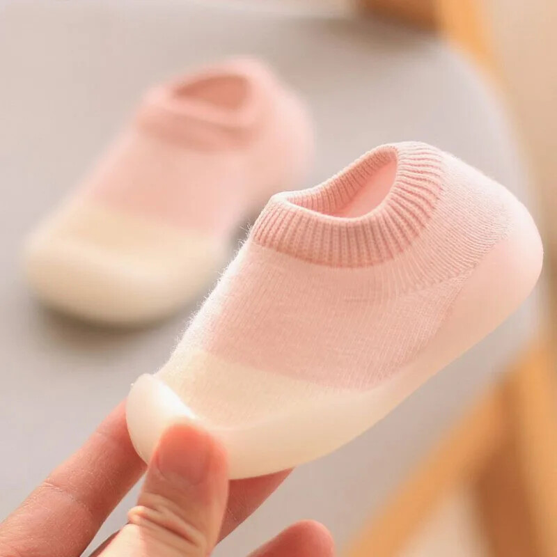 Bērnu apavi Pirmie staigulīši Ērti zēni Meitenes Bērni Gumijas mīkstas zoles apavi uz grīdas adīti zābaciņi pret slīdēšanu