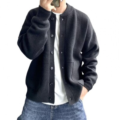 2024. gada pavasaris, jauns, gaišs, grezns modes jaka vīriešu trikotāžas džemperis apaļkakla jaka Brīvs džemperis, mētelis, modes kleita, vienkāršs stils