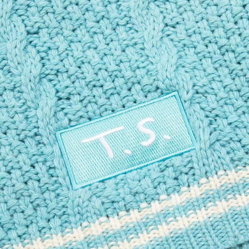 2023. gada Eiropas un Amerikas Savienoto Valstu zvaigzne ar rudens un ziemas jauna stila džemperi, izšūtu jaciņu temperamenta spilgtā krāsā ca