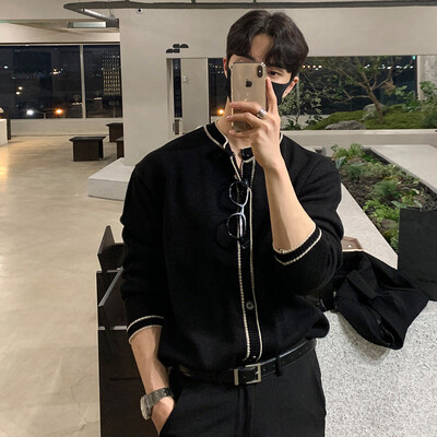 2024 m. vyriškas prabangus megztas megztinis, vienspalvis megztinis ilgomis rankovėmis, laisvalaikio gatvių apranga, raižytos sagos žemyn ant kaklo Vintažinis paltas