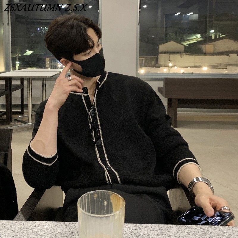 2024 m. vyriškas prabangus megztas megztinis, vienspalvis megztinis ilgomis rankovėmis, laisvalaikio gatvių apranga, raižytos sagos žemyn ant kaklo Vintažinis paltas