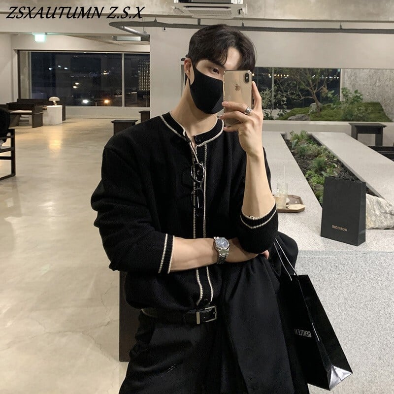 2024 m. vyriškas prabangus megztas megztinis, vienspalvis megztinis ilgomis rankovėmis, laisvalaikio gatvių apranga, raižytos sagos žemyn ant kaklo Vintažinis paltas