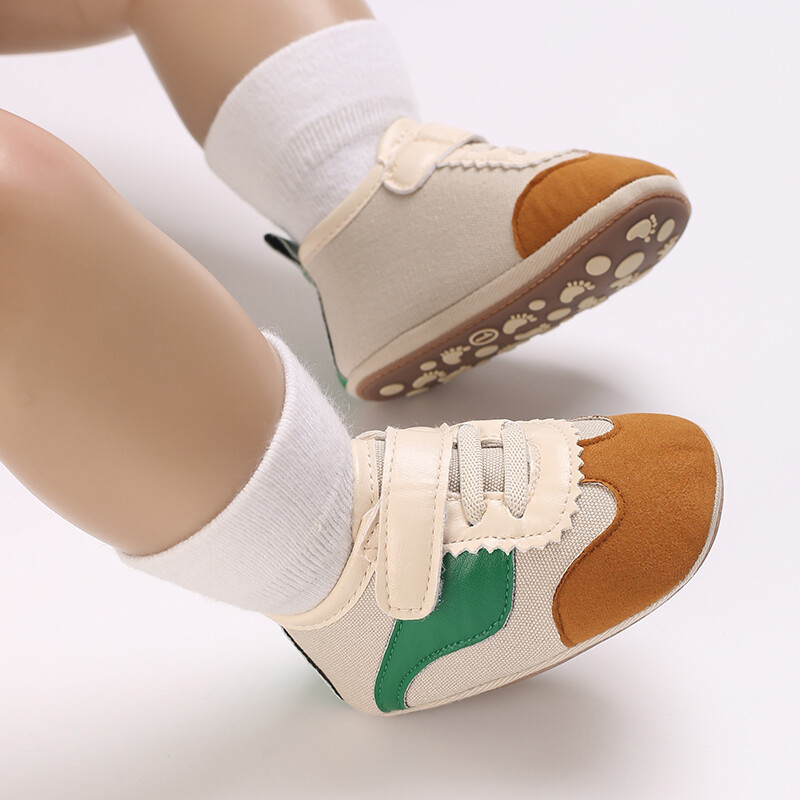 Kedvezményes divatos klasszikus babacipő puha PU alkalmi sportcipő gumi talpú csúszásgátló és kényelmes baba sétacipő