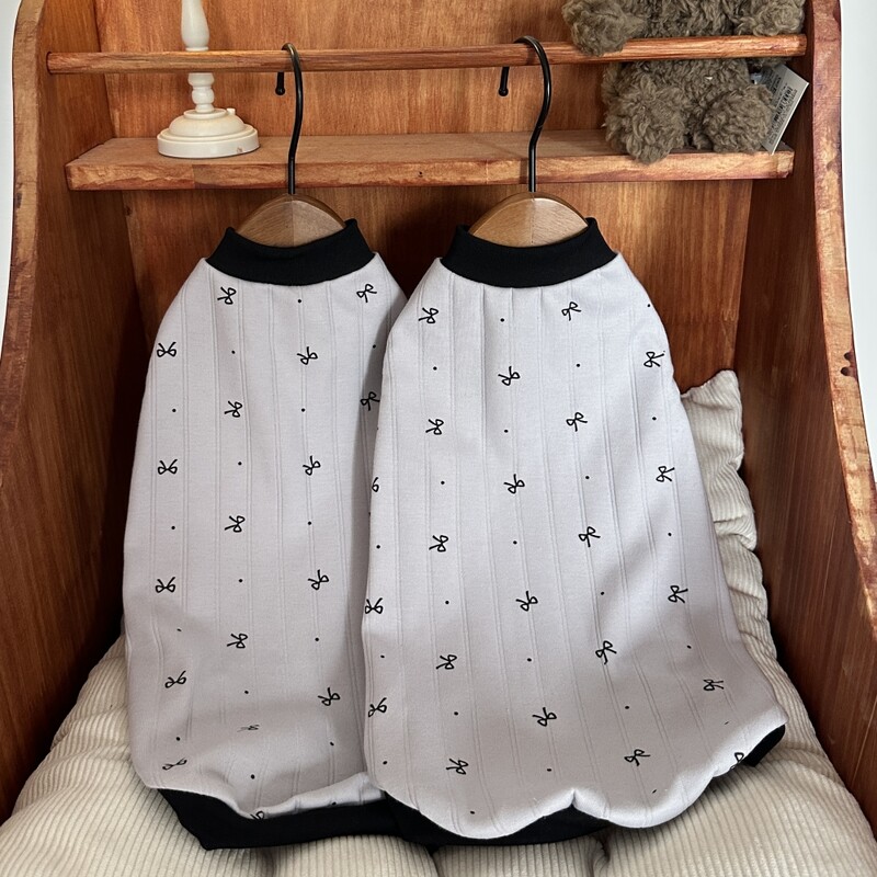 Apģērbs kaķim Īsām piedurknēm Kokvilnas mētelis Sfinksai Kaķim Vasaras pelēks Bow T-krekls kaķēniem Suņiem Mīksta, salda pidžama kaķim