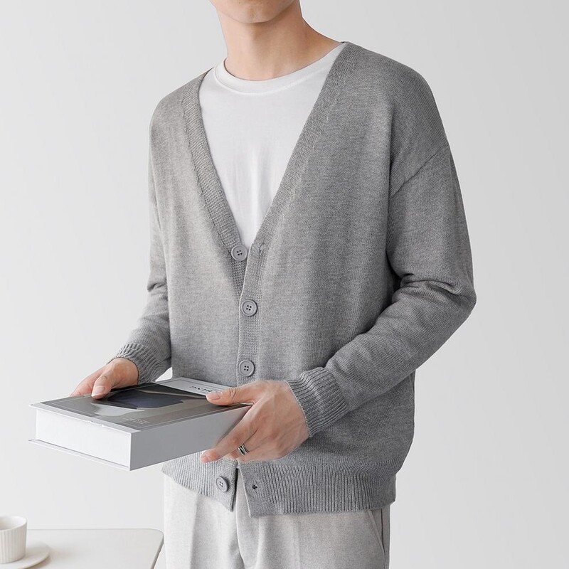 Vīriešu jaka ar garām piedurknēm V-veida kakla izgriezums, vienrindas vienkrāsains, silts trikotāža Pavasaris rudens vīriešu džemperis trikotāžas mētelis