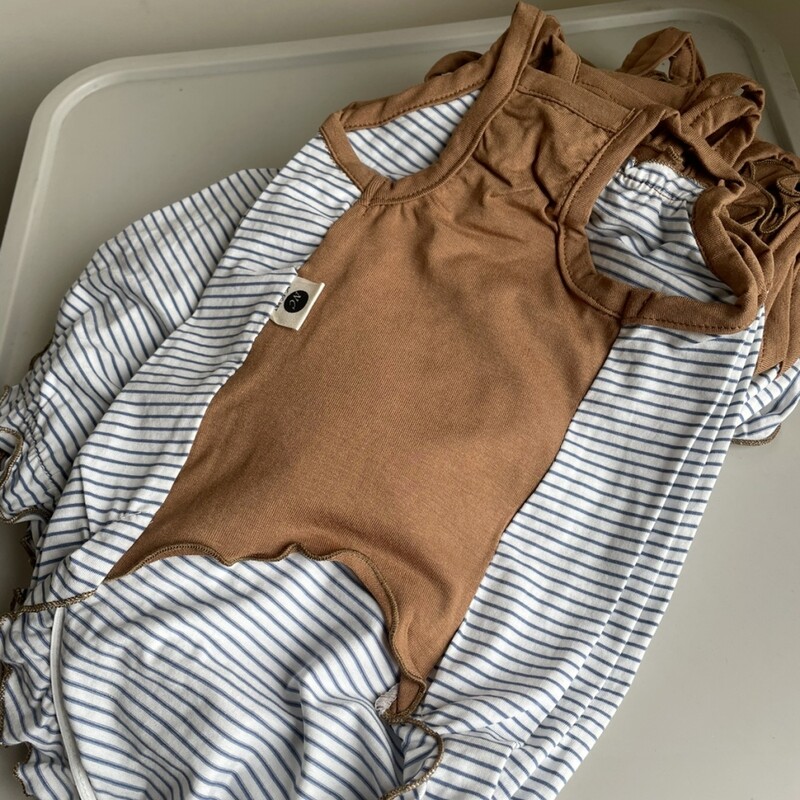 Slatka suknja s cvjetnim ovratnikom za mačku bez dlake Ljetna pamučna haljina s razgoljenim rukavima za mačku sfinks Kaki majica kratkih rukava za mačiće Pse u proljeće