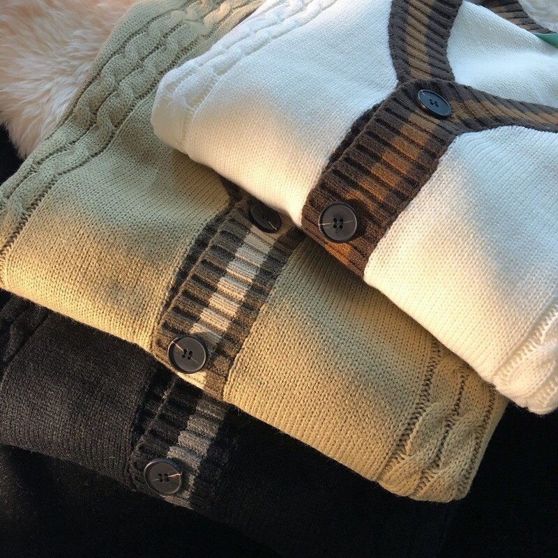 Pánske trendy kontrastné farby japonský štýl vintage jednoradové pletené kardigany pre mládež Y2K ležérne streetwear nadrozmerné svetre