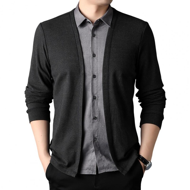 Elastický pánsky pletený kabát s falošným dvojdielnym kardiganom, úzkym strihom a jednofarebným štýlom na jeseň a ležérne oblečenie