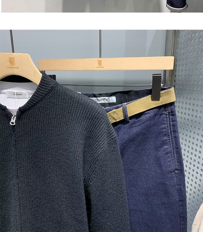 Jauns dizains rudens un ziemas jauns džemperis amerikāņu retro gadījuma stila V veida kakla trikotāžas džemperis vīriešu vienkrāsains jaka