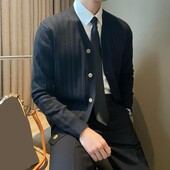 Pulover cardigan cu decorațiuni în dungi Pulover cardigan tricotat pentru bărbați cu decolteu în V Palton pentru toamna iarnă groasă caldă rezistentă la vânt Casual