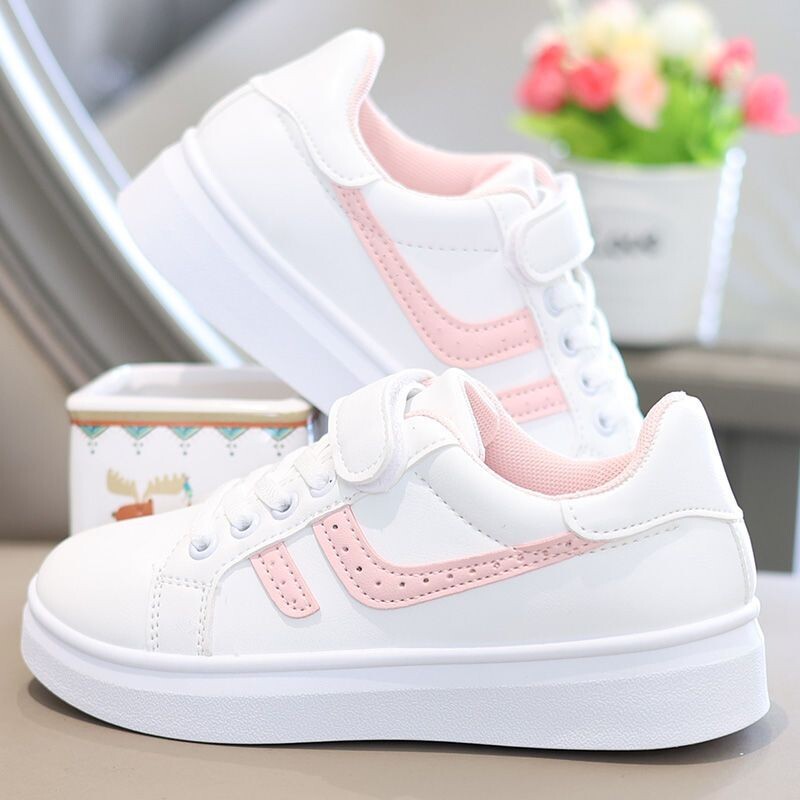 Baltas kurpes sievietēm 2024 pavasaris jauna stila vidusskolas kedas mīkstas zoles universālas vieglas sporta apavi sieviešu ādas apavi