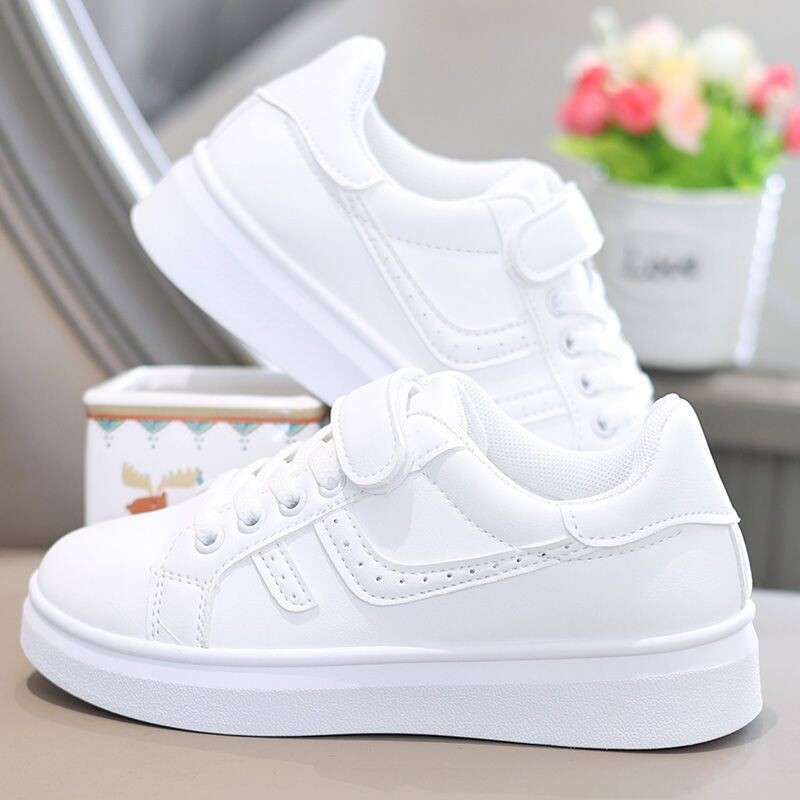 Baltas kurpes sievietēm 2024 pavasaris jauna stila vidusskolas kedas mīkstas zoles universālas vieglas sporta apavi sieviešu ādas apavi