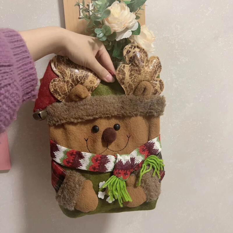 Jaunas Ziemassvētku somas 2024 Laimīgu Jauno gadu Ziemassvētku piederumi Plīša, jauka ābolu konfekšu dāvanu rokassomiņa