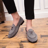 Loafers men Κορεάτικη εκδοχή της τάσης βρετανικά ανδρικά παπούτσια με κρόσσια σουέτ παπούτσια με γυαλόχαρτο και slip-on μικρά δερμάτινα παπούτσια