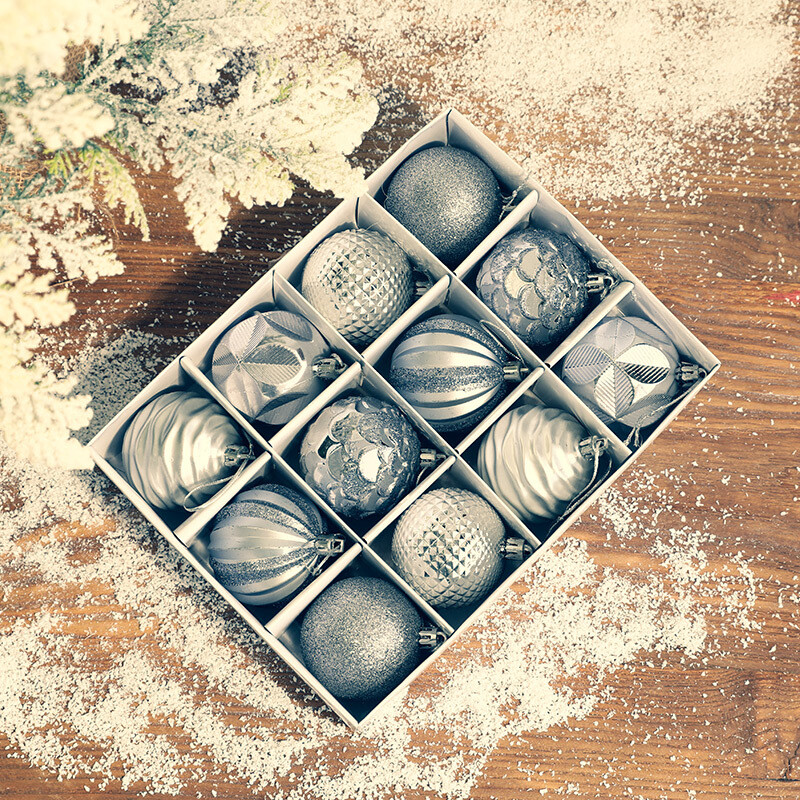 12gab Ziemassvētku 6 cm bumbiņu komplekts Ziemassvētku eglītes rotājuma kulonu šķembu bumba ar dāvanu kastīti, krāsotas dekoratīvas mājās nomestas bumbas 2024