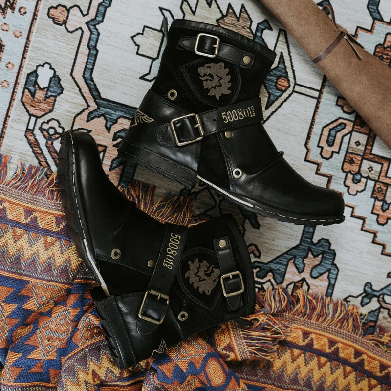 Ανδρικές μπότες μόδας Vintage Δερμάτινες μπότες μοτοσυκλέτας Ανδρικά παπούτσια Winter Riding Retro Man παπούτσια 2024 Μεταλλικό στυλ Ζεστά φερμουάρ Ανδρικά παπούτσια