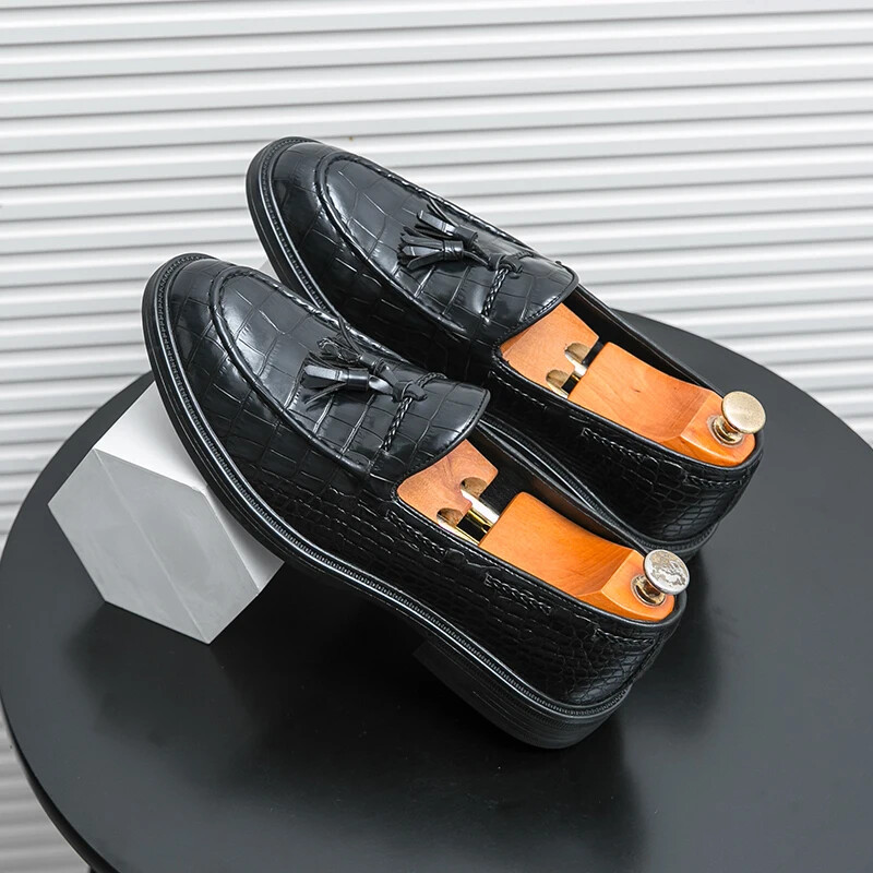 Akciós akció Férfi Vezető Lakások Alkalmi Bőr Mokaszinok Kézzel Készített Férfi Felcsúsztatható Naplopók Szabadidő Séta Férfi Csónak Cipők Üzleti lábbelik