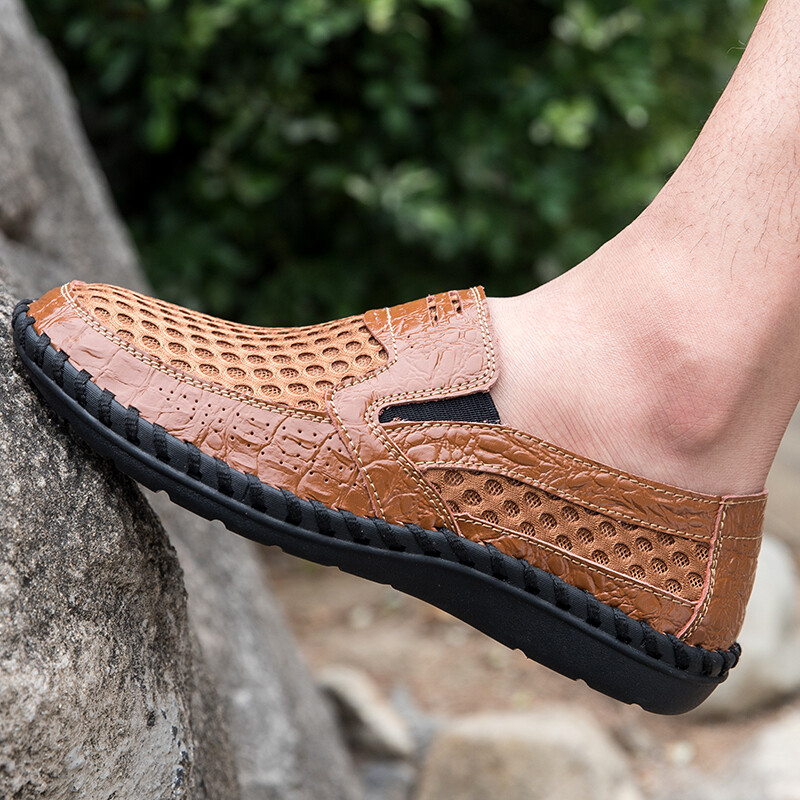 Vasaras ikdienas apavi vīriešiem Elpojošs sieta vīriešu ķepas, slip On Outdoor Vīriešu kedas Ar rokām darinātas plakanas pastaigu apavi