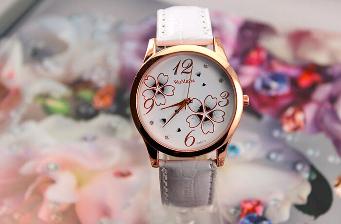 Tiešās pārdošanas sieviešu jostas piecu lapu āboliņa kvarca pulkstenis studentu modes pulksteņu sieviešu modelis