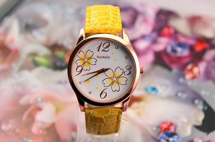 Tiešās pārdošanas sieviešu jostas piecu lapu āboliņa kvarca pulkstenis studentu modes pulksteņu sieviešu modelis