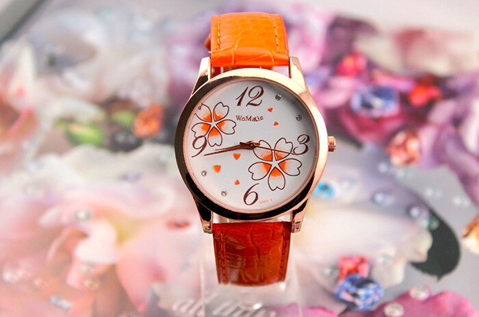 Tiešās pārdošanas sieviešu jostas piecu lapu āboliņa kvarca pulkstenis studentu modes pulksteņu sieviešu modelis