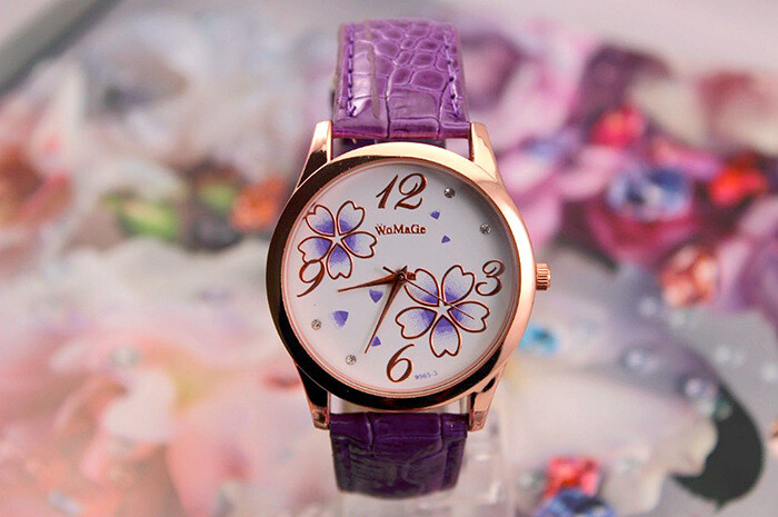 Tiešās pārdošanas sieviešu jostas piecu lapu āboliņa kvarca pulkstenis studentu modes pulksteņu sieviešu modelis