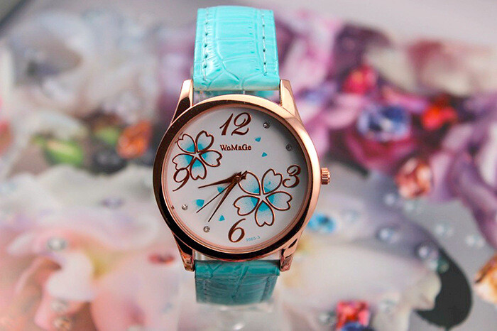 Tiešās pārdošanas sieviešu jostas piecu lapu āboliņa kvarca pulkstenis studentu modes pulksteņu sieviešu modelis