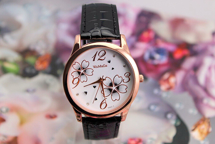 Tiešās pārdošanas sieviešu jostas piecu lapu āboliņa kvarca pulkstenis studentu modes pulksteņu sieviešu modelis