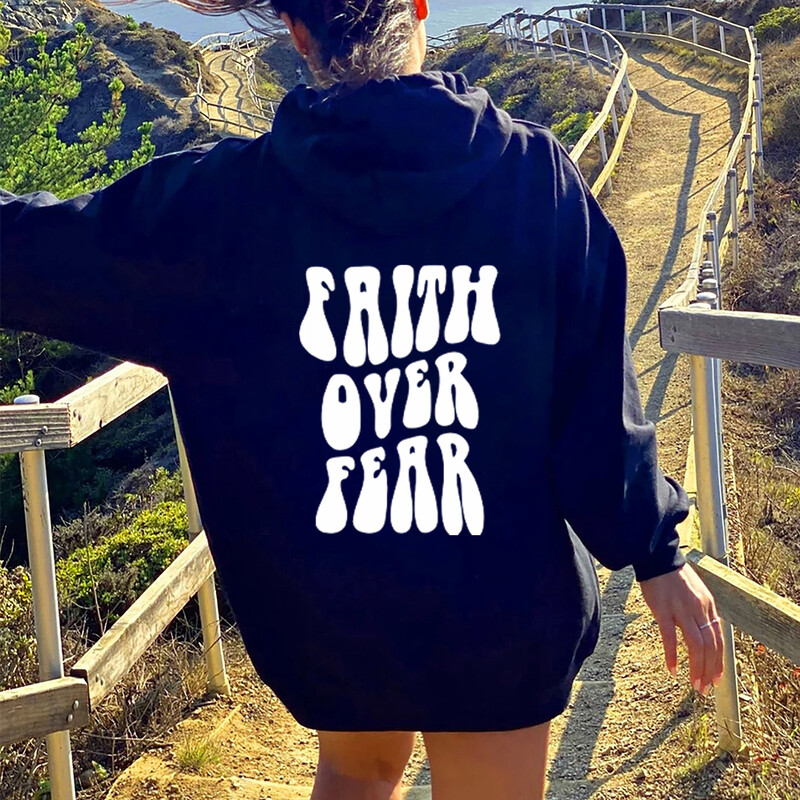 Hanorac Faith Over Fear Hanorac la modă Hanorace creștine Hanorac cu glugă cu verset biblic Hanorac cu glugă creștin estetic Hanorac casual preppy
