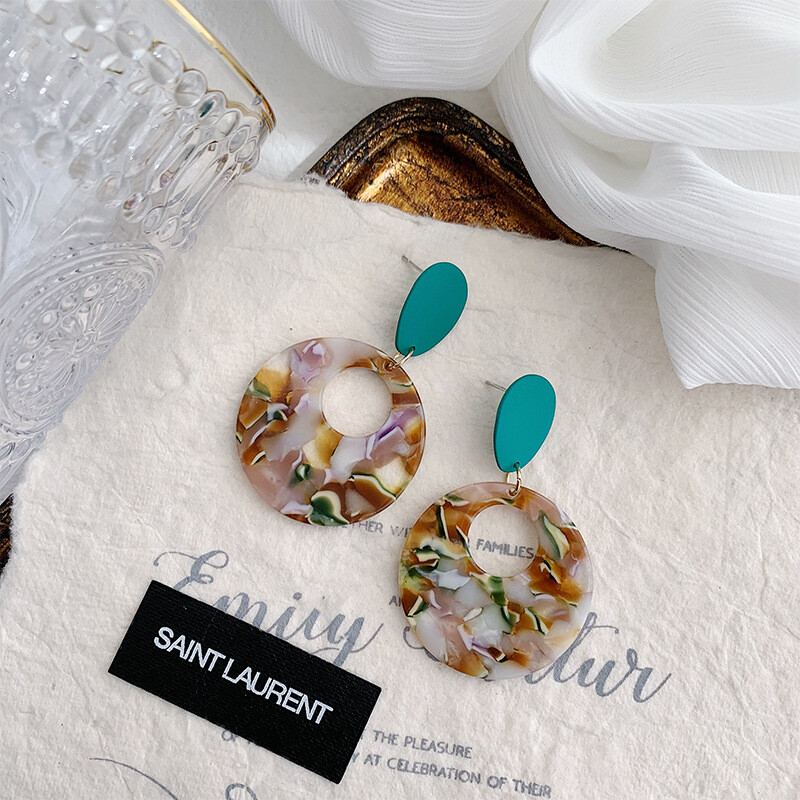 Retro pārspīlēta kontrasta krāsu auskari 2022. gada jaunā modes Eiropas un Amerikas modes personalizēti auskari sievietēm Honkongas stila dizaina ausu klipši