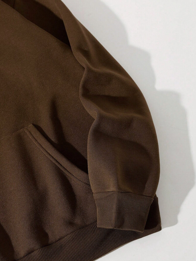 Labava ženska majica s kapuljačom s printom i dugim rukavima plus samtasti gornji dio s klokanovim džepovima, ležerni sportski pulover